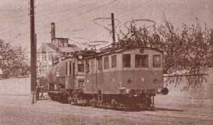 Locomotiva nr 5 legat in tandem cu loc. nr 1 (4) pe linia de garaj a fabricii de spirt, calea Clujului