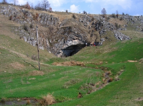 Peștera Bătrânului Șuncuiuș, Munții Apuseni, Județul Bihor, Provincia Crișana: